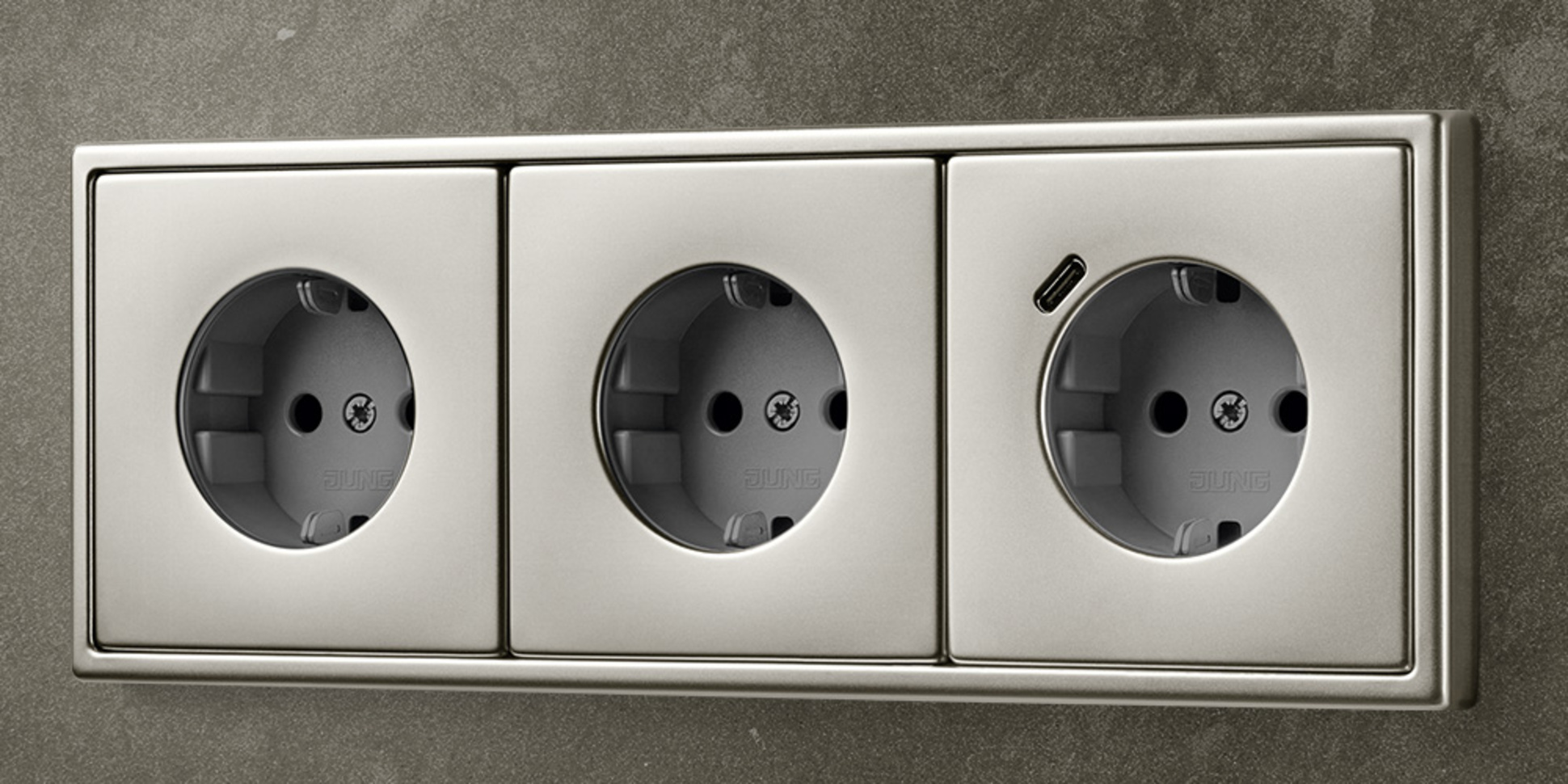 SCHUKO® Steckdosen mit USB bei Elektro Heckel in Roth