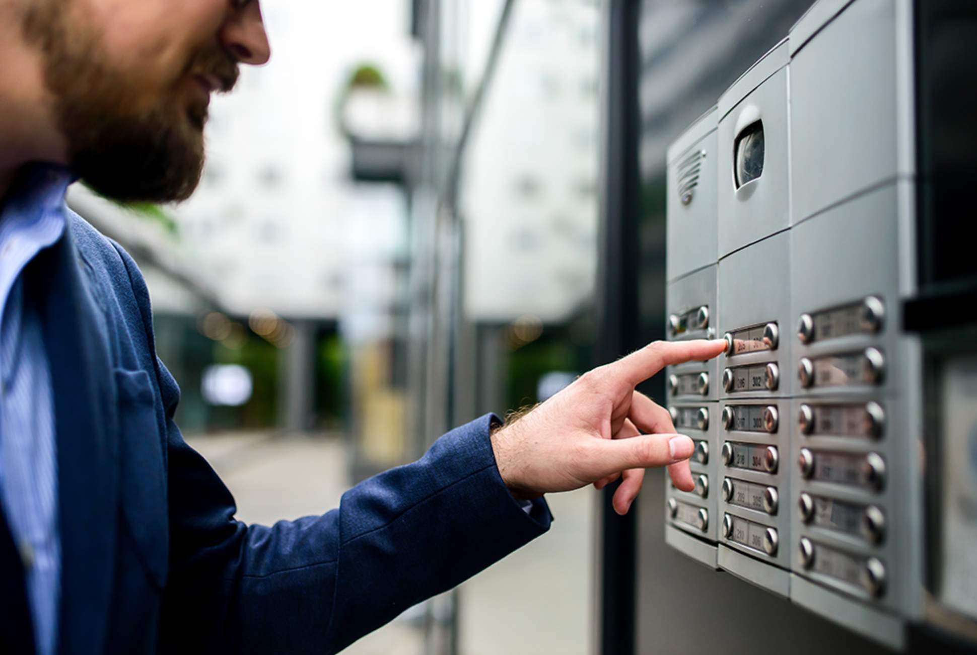 Sprech­anlagen bei Elektro Heckel in Roth